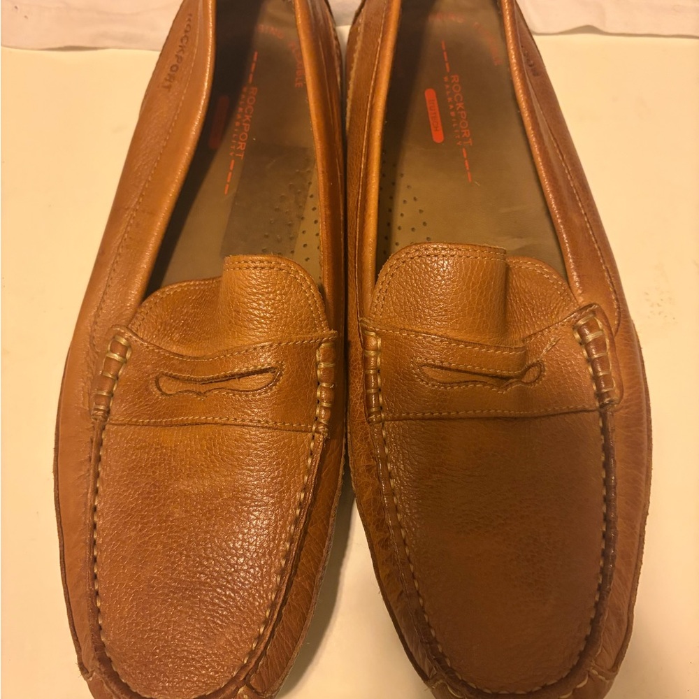 Men  Rockport Camel Color Leather Loafers, size 12